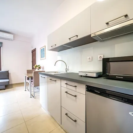 Dimitra & Deslina Luxury αpartments *